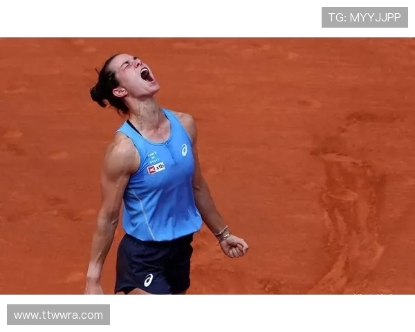 世界网球巡回赛最新动态：顶级选手表现精彩纷呈 新兴球员崭露头角