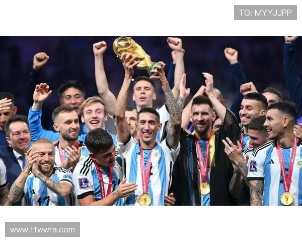 梅西带领阿根廷勇夺世界杯冠军 展现足球传奇精神与无尽魅力
