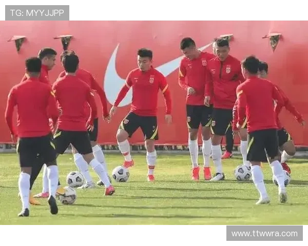 国足迎来关键备战窗口期新帅战术调整引发球迷高度关注 国足迎来关键备战窗口期新帅战术调整引发球迷高度关注